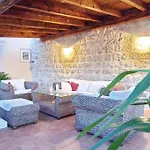 Stone House Jele